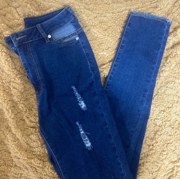 Cute jeans👖 - Picture 2 of 4